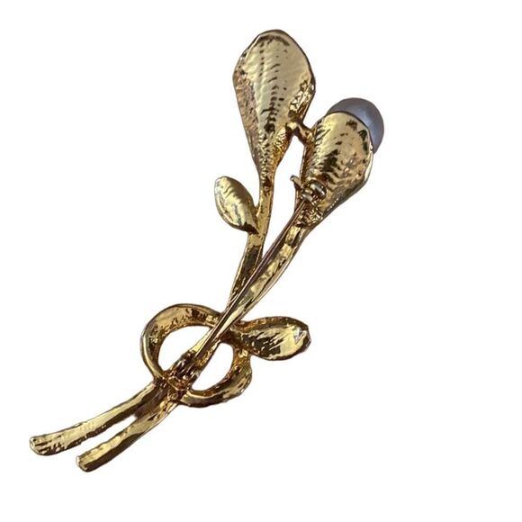 MI AMORE Flower Brooch-Pin With Crystal Accents Gold-Tone & White Colored - Picture 6 of 10